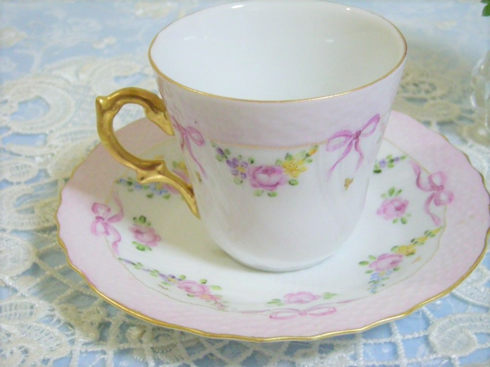 手描♡Services & Sets(小花スカラップ＋リボン）デミタス5客/クリーマー・シュガー/ポット/アンダートレイ