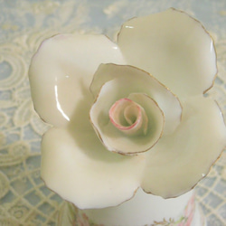 手描き上絵付♡ハンドベル/置物(薔薇の花)径7㎝ｘ高さ13㎝ 3枚目の画像