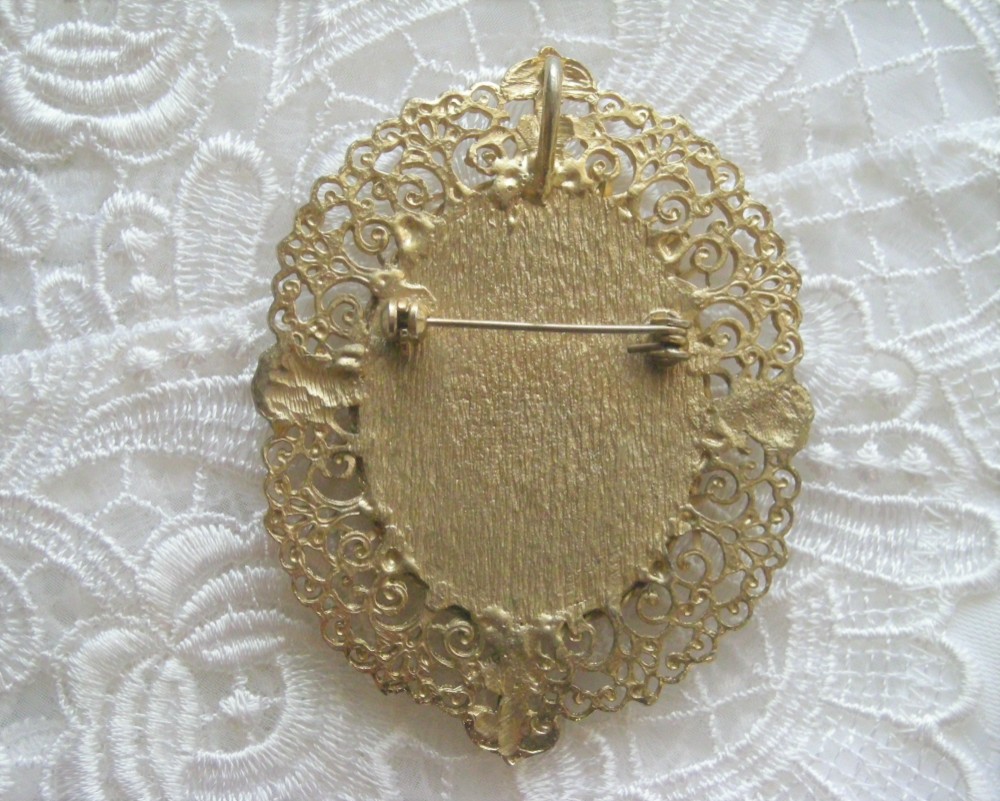 手描き上絵付♡ブローチ/ペンダント両用（flower bouquet)7㎝ｘ5.5㎝