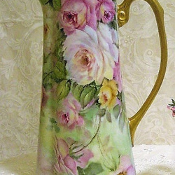 hand painted rose vase 2枚目の画像