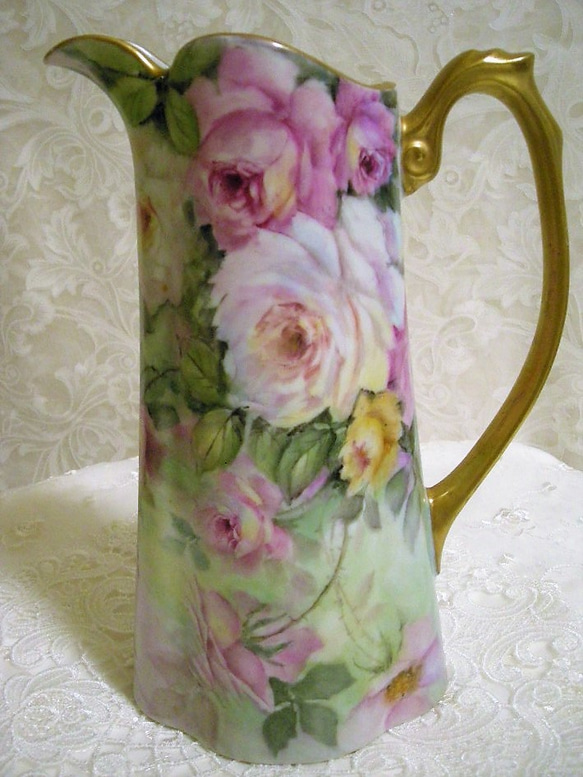 hand painted rose vase 3枚目の画像
