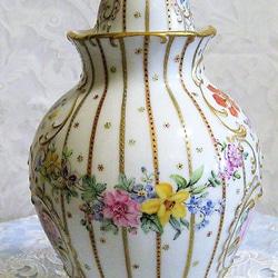 ♥hand painted  vase (飾り壺） 4枚目の画像