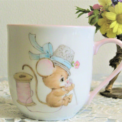 ♥マグカップ（ネズミちゃんソーイング）口直径8㎝深さ8.5㎝300㏄ 1枚目の画像