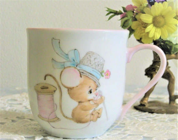♥マグカップ（ネズミちゃんソーイング）口直径8㎝深さ8.5㎝300㏄ 1枚目の画像