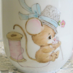 ♥マグカップ（ネズミちゃんソーイング）口直径8㎝深さ8.5㎝300㏄ 2枚目の画像