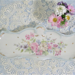 wdelightさまご専用（spring10%off)♡変形長皿（ブルー／花ブーケ）27.5㎝x11㎝ 1枚目の画像