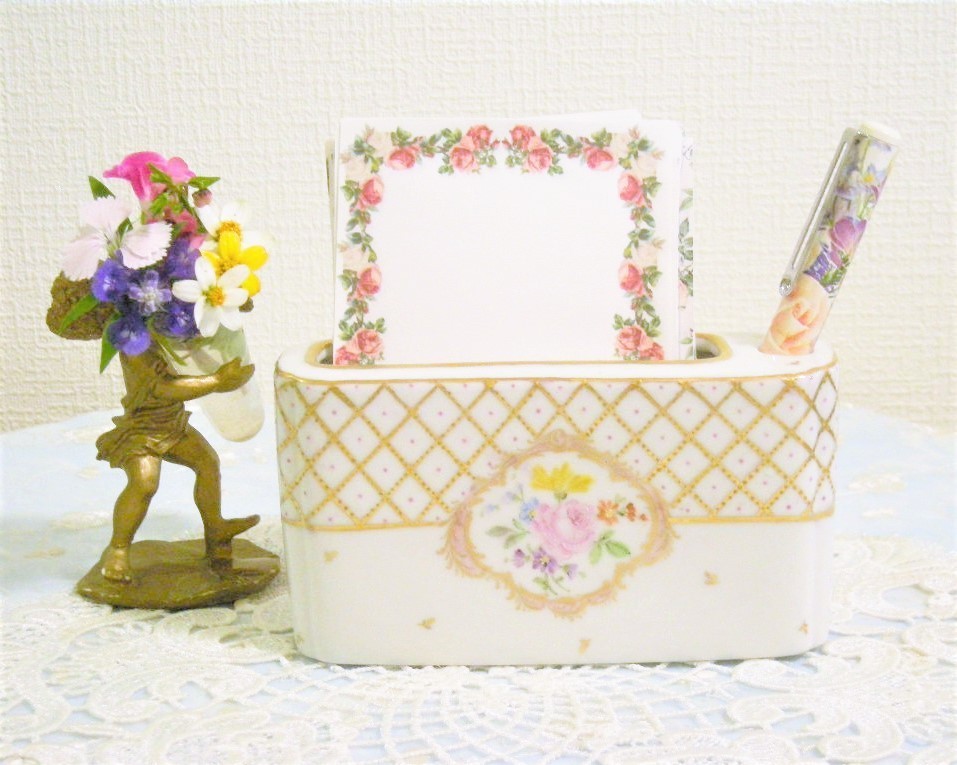手描き上絵付♡メモスタンド（小花ブーケ）17.5㎝X14㎝X5cm*手作りメモ用紙付き