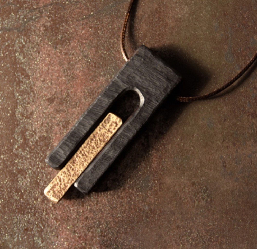 ＜受注制作＞黒檀　黄銅　ペンダント　0100