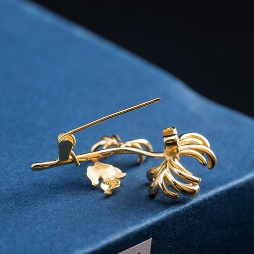 受注制作＞菊の花のブローチ きく シルバー C011 ブローチ Vary 通販  