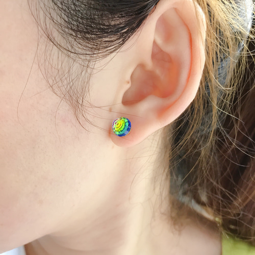再販 レインボーピアス 七色 ピアス（スタッド・一粒） Vary