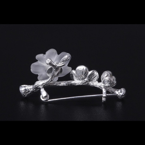 サンカヨウのブローチ 朝露を吸って花びらが透明になる「サンカヨウ」0016