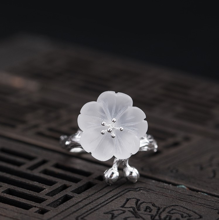 ＜受注制作＞サンカヨウのリング シルバー 水晶 朝露を吸って花びらが透明になる美しい花「サンカヨウ」0236