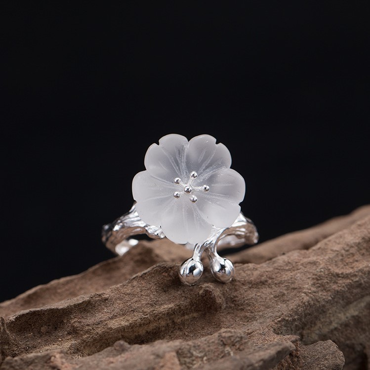 ＜受注制作＞サンカヨウのリング シルバー 水晶 朝露を吸って花びらが透明になる美しい花「サンカヨウ」0236