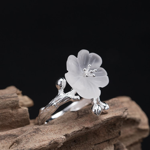 受注制作＞サンカヨウのリング シルバー 水晶 朝露を吸って花びらが