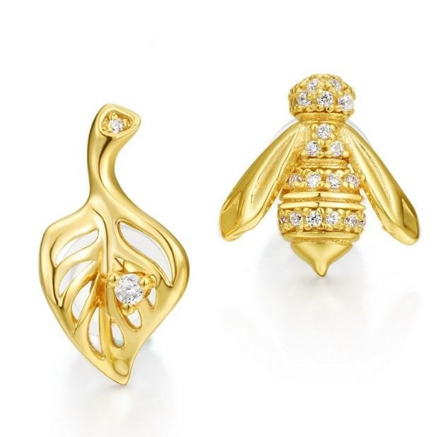 ＜受注制作＞蜜蜂と葉っぱのピアス 　おしゃれ　外出　 0170