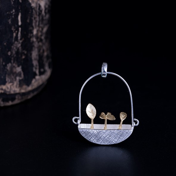 ＜受注制作＞蝶々と葉っぱのペンダント　SILVER　0418