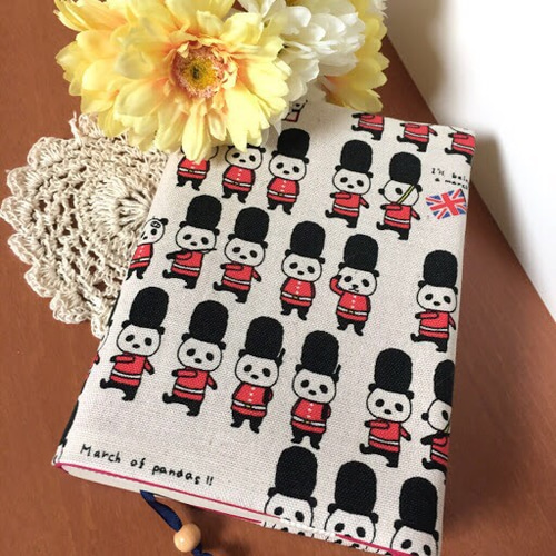 おやすみパンダ 文庫本サイズ ブックカバー ハンドメイド（刺繍