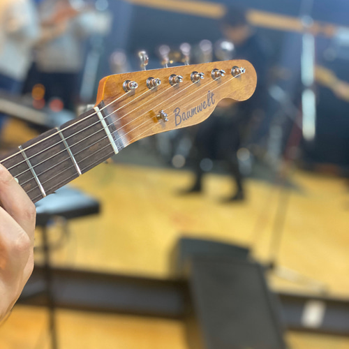 Whiskey barrel guiter ウイスキーの樽材で製作したエレキギター