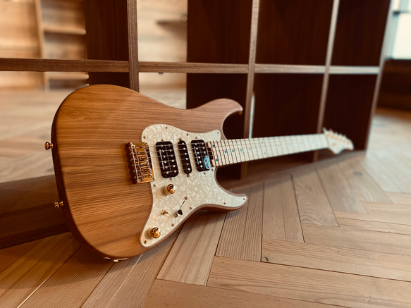 cedar wood  guitar ※フルオーダー 1枚目の画像