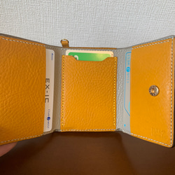 【受注製作】手縫いの三つ折り財布(グレー[灰] × イエロー[黄]、春) 6枚目の画像
