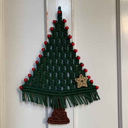 ジュートコードで作ったマクラメ編みのクリスマスツリー/タペストリー  