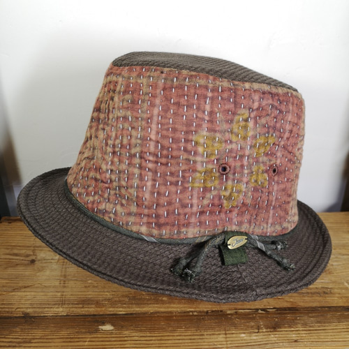 インドの伝統布ラリーキルトを贅沢に使った帽子、刺し子ハット、送料