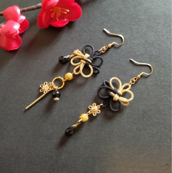 バイカラー】飾り結びとお花のピアス(イヤリング)（色オーダー可 