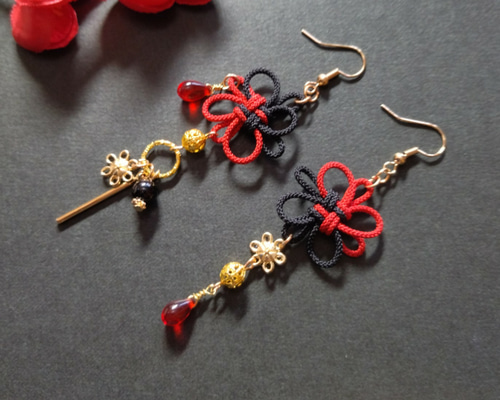 *お花と掛結びのピアス*【No.304】 梨花 フックピアス | HENUN ピアス