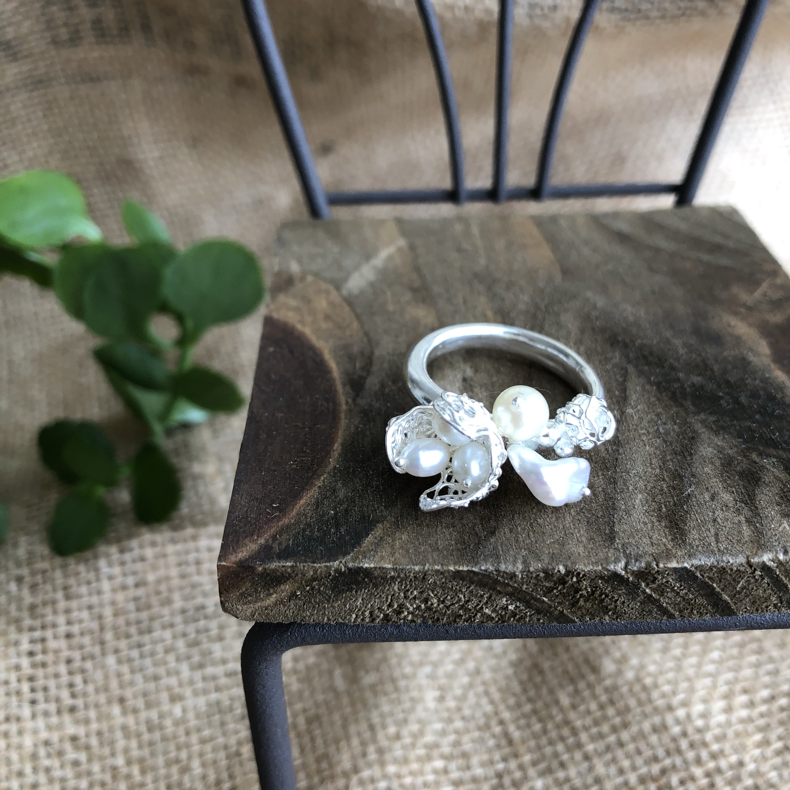 パールの花のリング  純銀シルバーリング        Ω