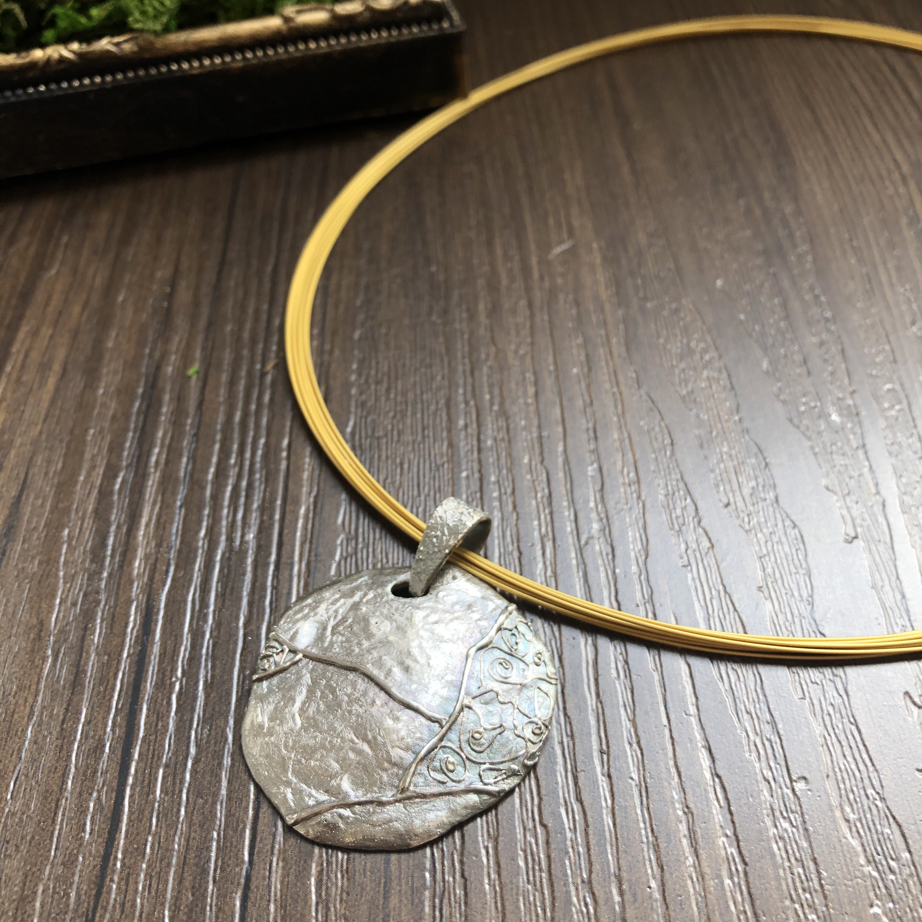 古代のペンダント シルバーネックレス レディース 大ぶり いぶし マグネット金具