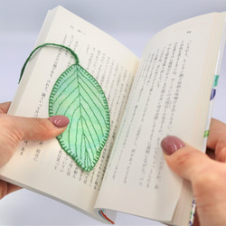 [受注制作]紙刺繍＊葉っぱのしおり　ハナミズキ 3枚目の画像