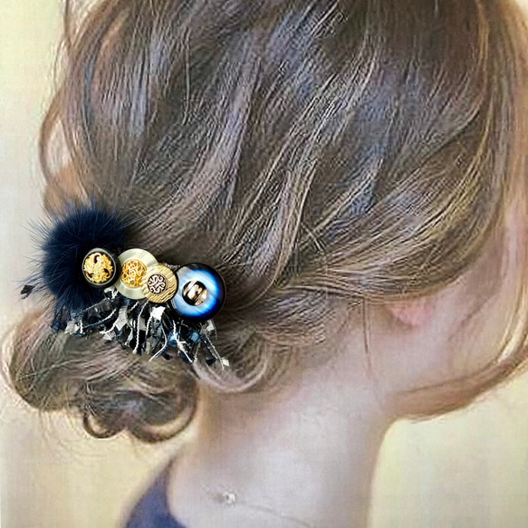 ネイビーのフリンジヘアクリップ  大人可愛い秋冬ヘアアクセサリー 5枚目の画像