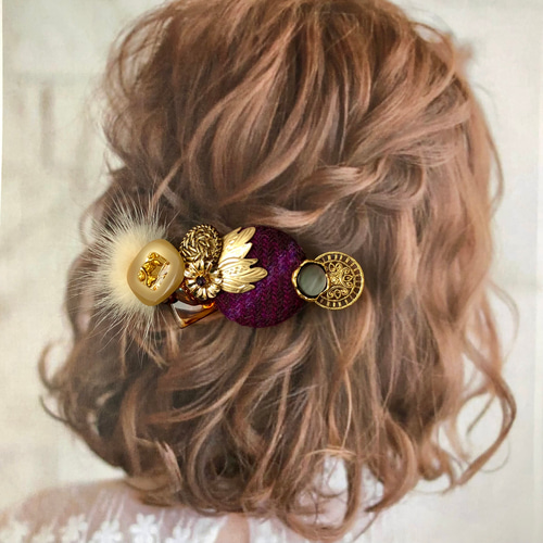 ツイードボタンとファーのアンティーク風秋冬ヘアクリップ ボルドーと