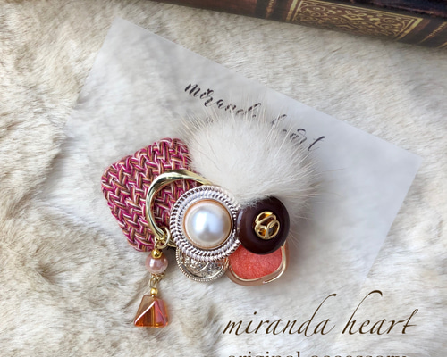 オレンジとツイードボタンの秋冬ポニーフック ツイードとファーの大人