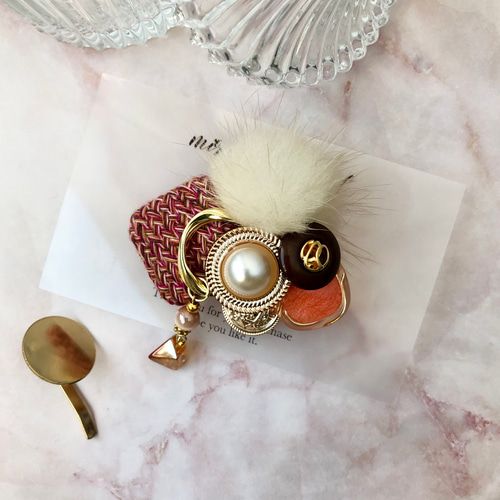 オレンジとツイードボタンの秋冬ポニーフック ツイードとファーの大人