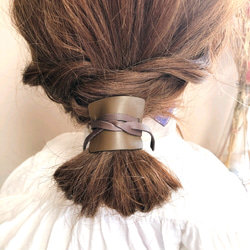 本革/レザー/ヘアーアクセサリー/ブラウン  秋先取り！本革レザーヘアーアクセサリー 3枚目の画像