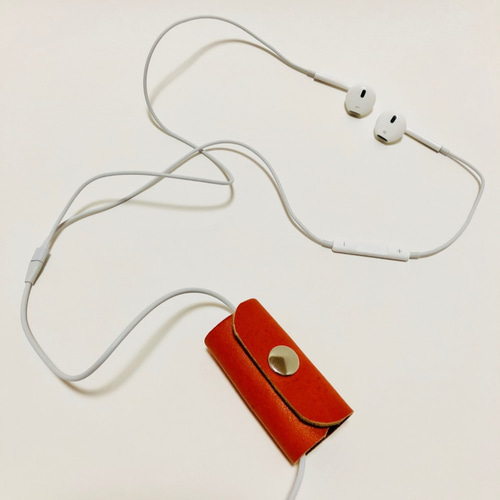 INTREND ★ MAX MARA レザー イヤホン ホルダー INTREND ☆ MAX MARA レザー イヤホン ホルダー