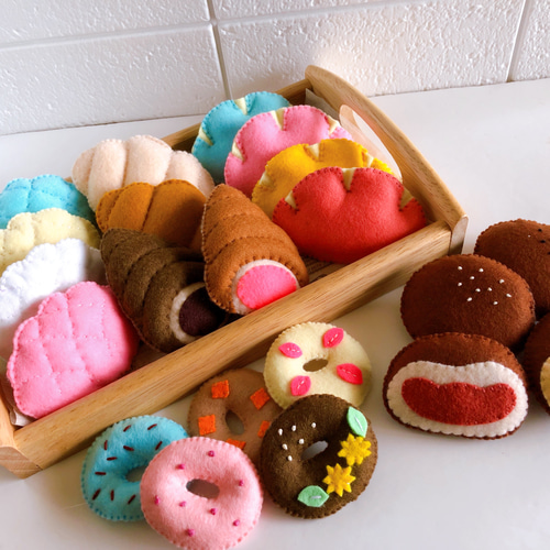 フェルトのパンとドーナツ☆フェルトままごと フェルトおもちゃ