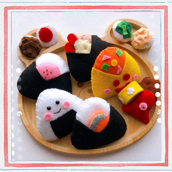フェルトおままごと　ハンドメイド おままごと☆フェルトのパン屋さん18個セット トング&トレイ付き