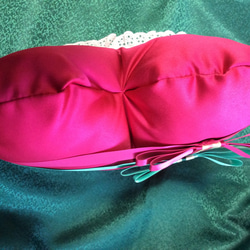 ハートのクッション　ビジュー　キラキラ　ピンク柄　その3 6枚目の画像
