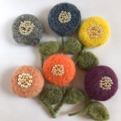 羊毛フェルト　いちごさくら✿オーダーOK様 春咲桜兎 4ways 可動 完全オリジナル 桜 白兎 ウサギ 羊毛