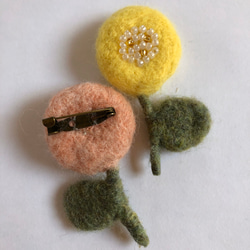 羊毛フェルト 海色のお花ブローチ 4枚目の画像