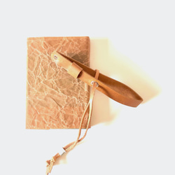 ワックスペーパー ➕ 本牛革の文庫本サイズのブックカバー(手帳カバー) キャメル 2枚目の画像