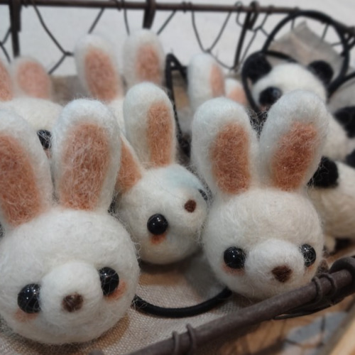 羊毛フェルト うさぎのヘアピン ヘアピン yuka 通販 1038688