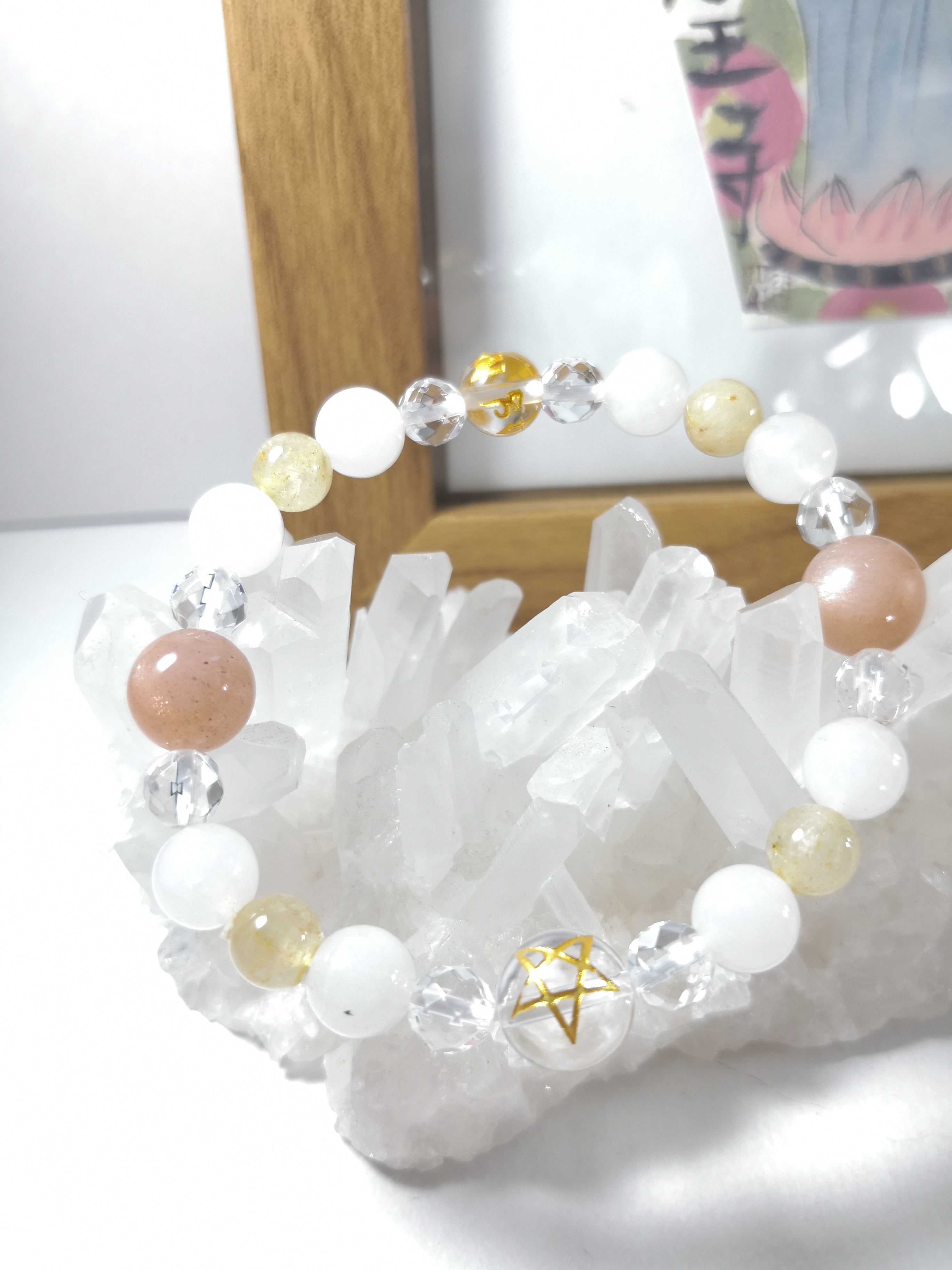 選ぶなら 新作＊天然石】ムーンストーンと五芒星水晶のブレスレット B023 アクセサリー