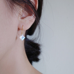 14KGF 月光石 幻藍光 天然石耳環 迷你款 可改耳夾 第5張的照片