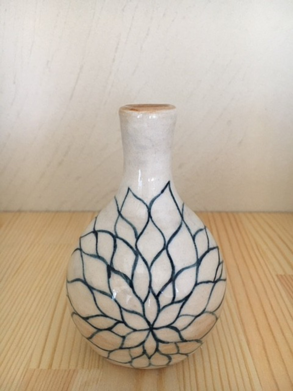 花瓶】 手描き 花模様が素敵