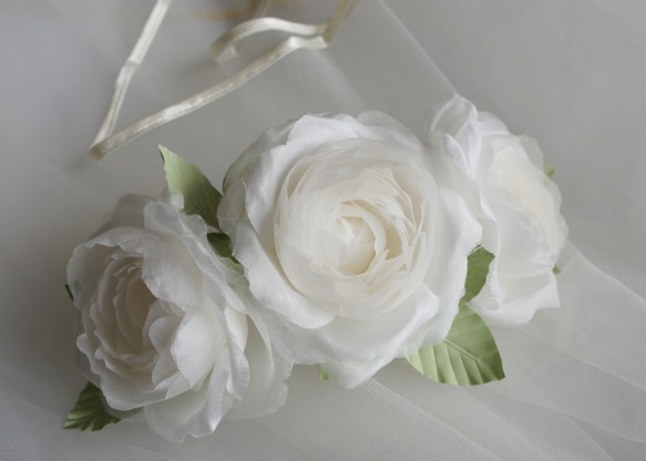 シルクの薔薇ヘッドドレス・岡谷シルクサテン＆岡谷シルクオーガンジー・本絹・結婚式ウェディング 4枚目の画像