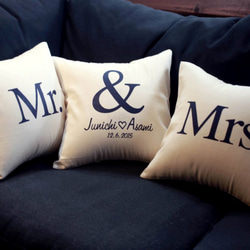 Mr & Mrs ウエディングクッション 3個セット 1枚目の画像