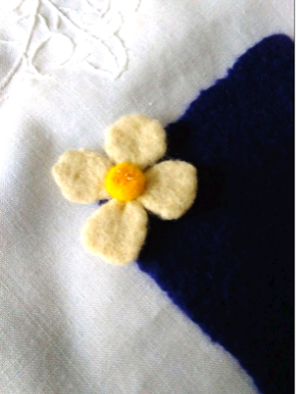 【送料無料】　コースター　羊毛フェルト　紫　花 2枚目の画像